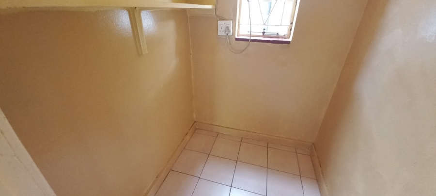 To Let 3 Bedroom Property for Rent in Staffords Hill Free State